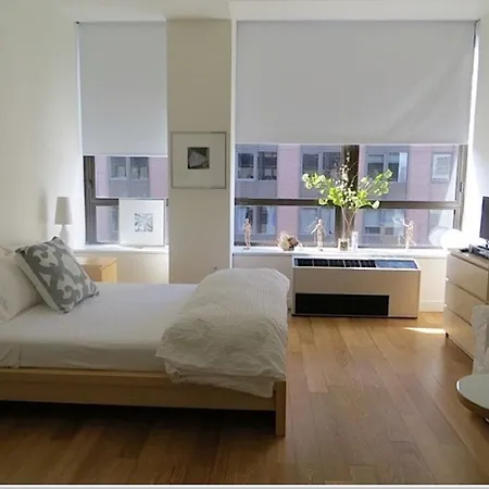 Studio Apartment Wall Street